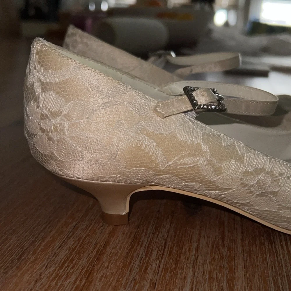 Elegant Park Ivory Lace Bridal Shoes Low Heel Wedding Shoes Womens Size 7